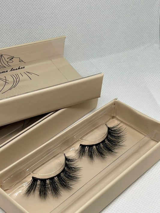 🌿 Comma Lashes –(رموش نباتية فاخرة ثلاثية الأبعاد تستخدم اكثر من( 25